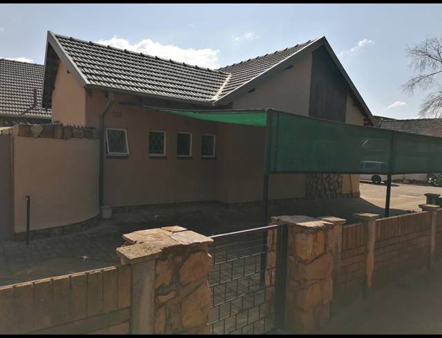 4 BEDROOM FREESTANDING SOLD IN STILFONTEIN EXT 4